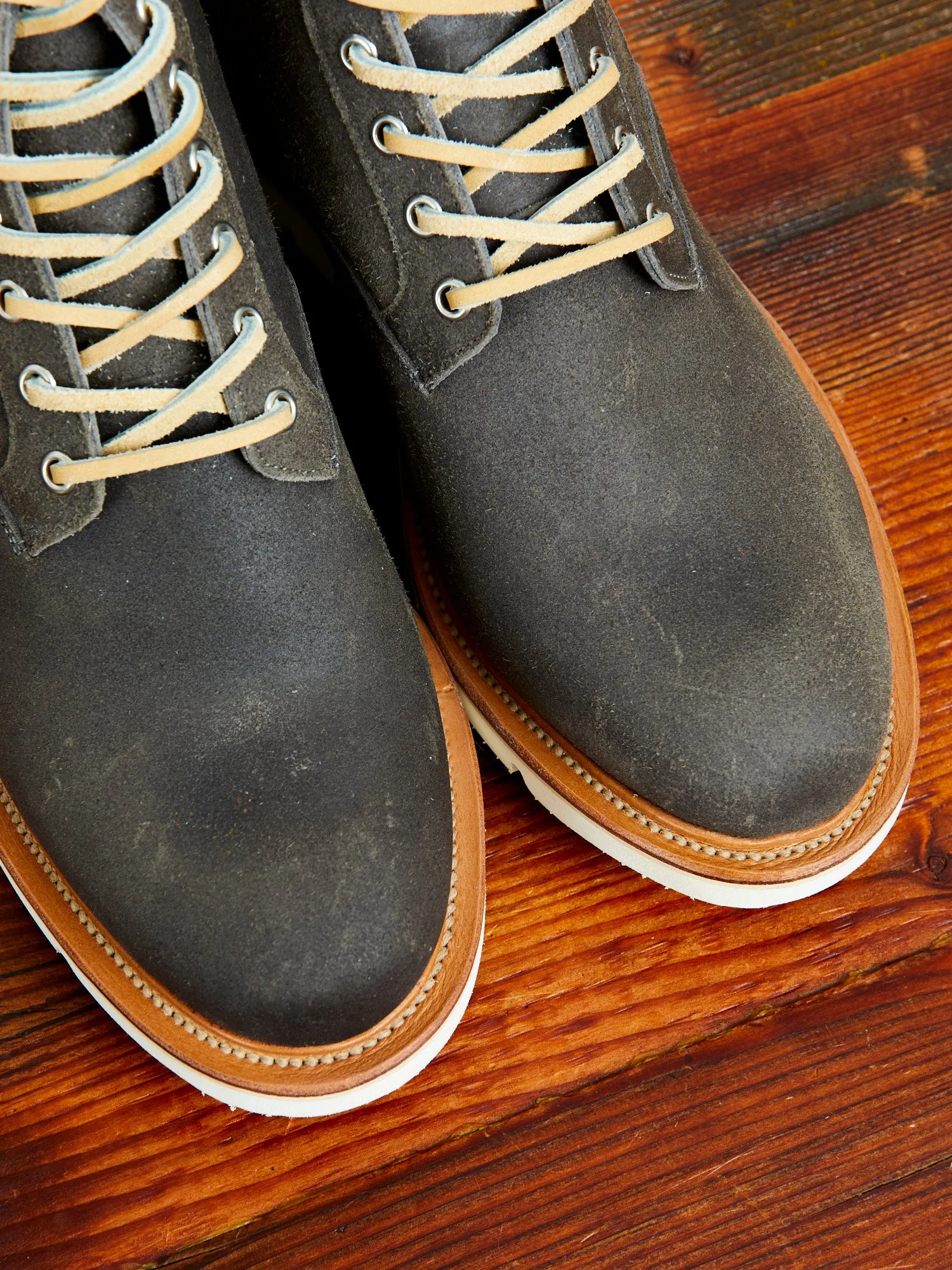 Glacier Boot 2030 in Waxed Anthracite