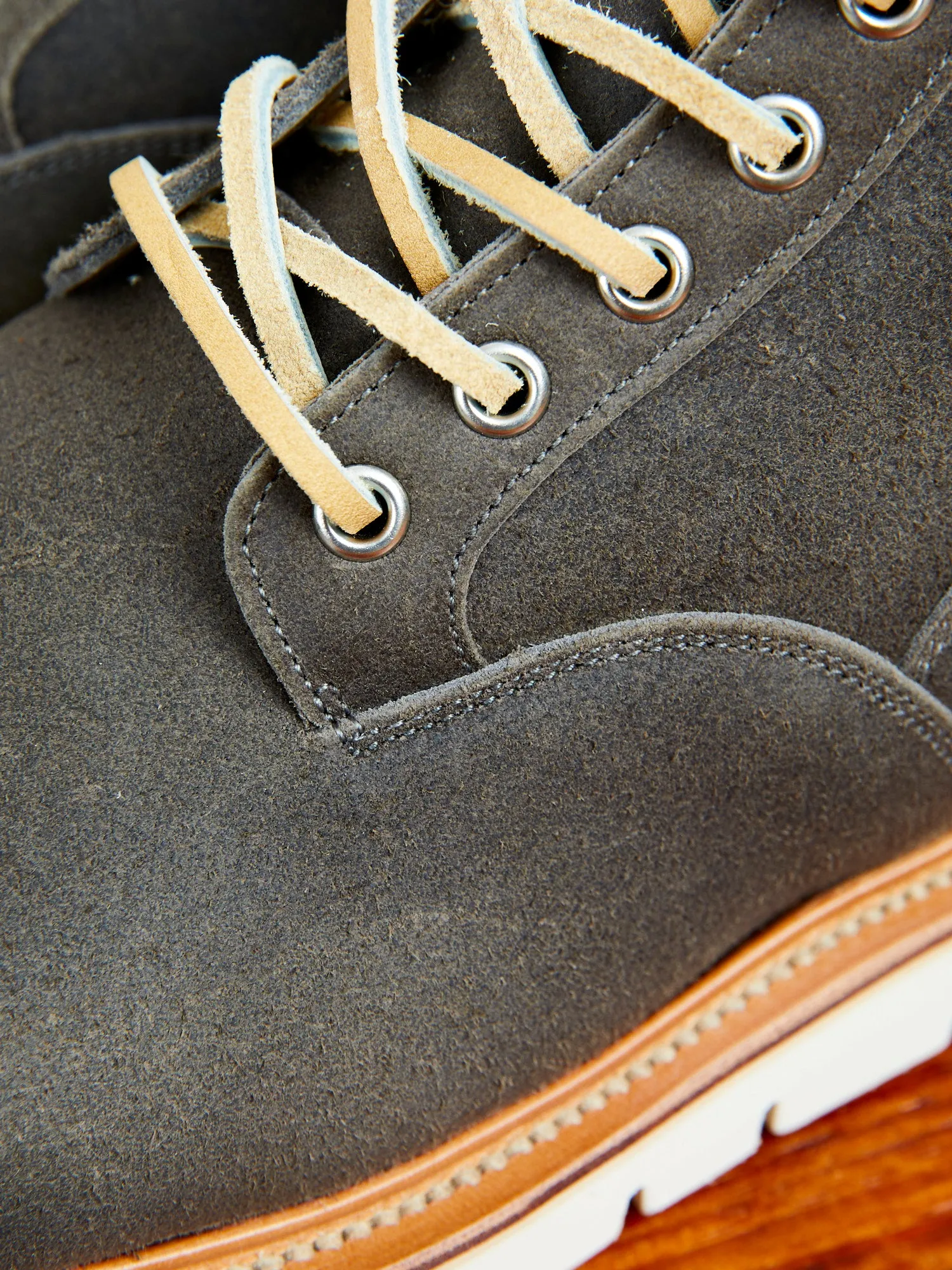 Glacier Boot 2030 in Waxed Anthracite